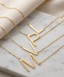 Colar com Letra Inicial Grande Banhado a Ouro 18K e Prata 925