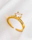 Anel Solitário Cravejado com Zircônias Banhado a Ouro 18K