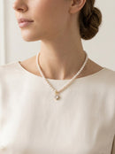 Colar Choker de Pérolas com Coração de Cristal