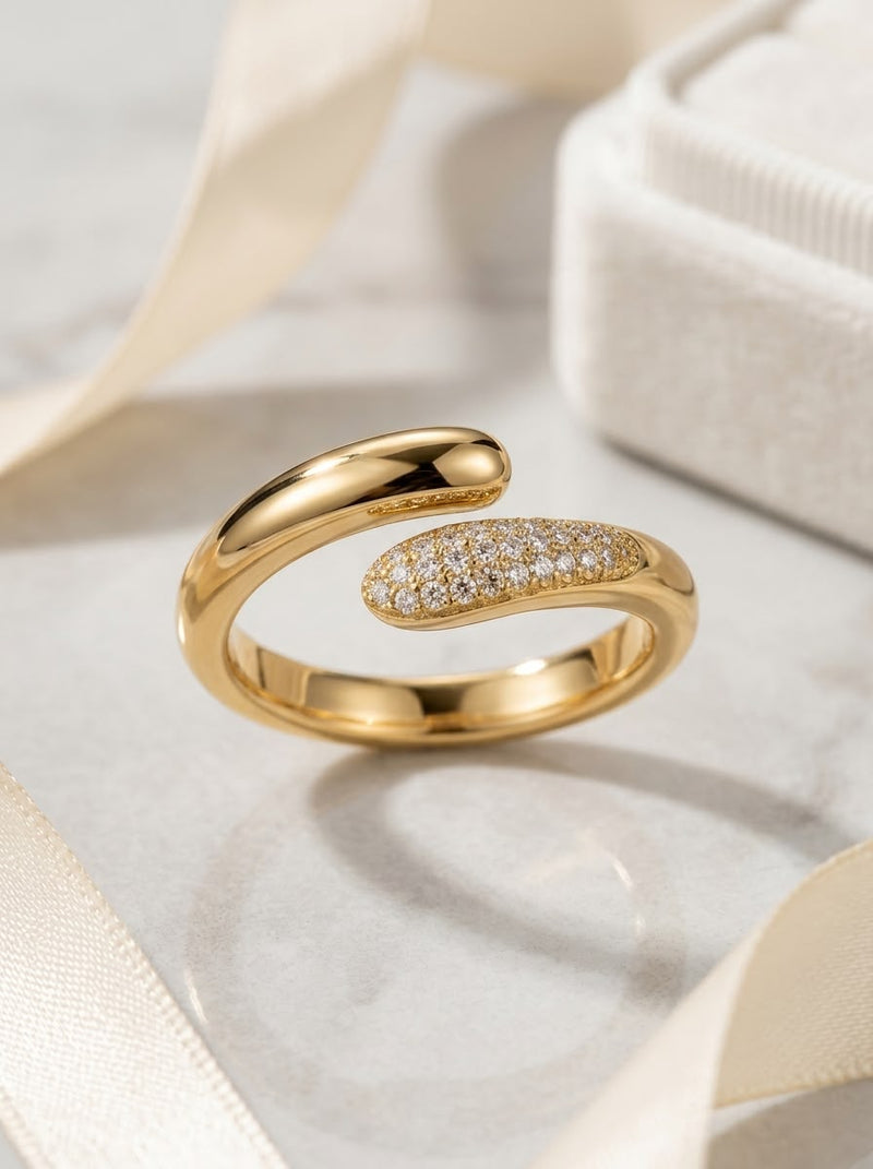 Anel Ajustável com Micro Zircônias Banhado a Ouro 18K