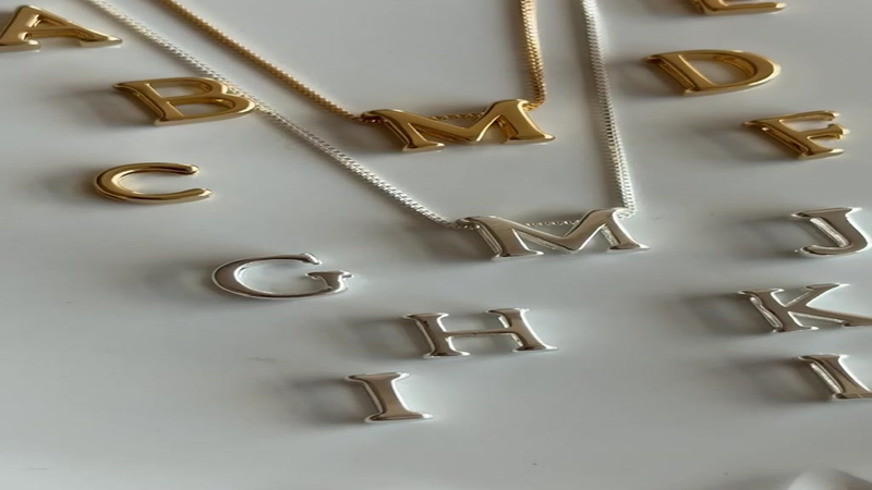 Colar Letra Inicial Banho de Ouro 18k - Personalizado